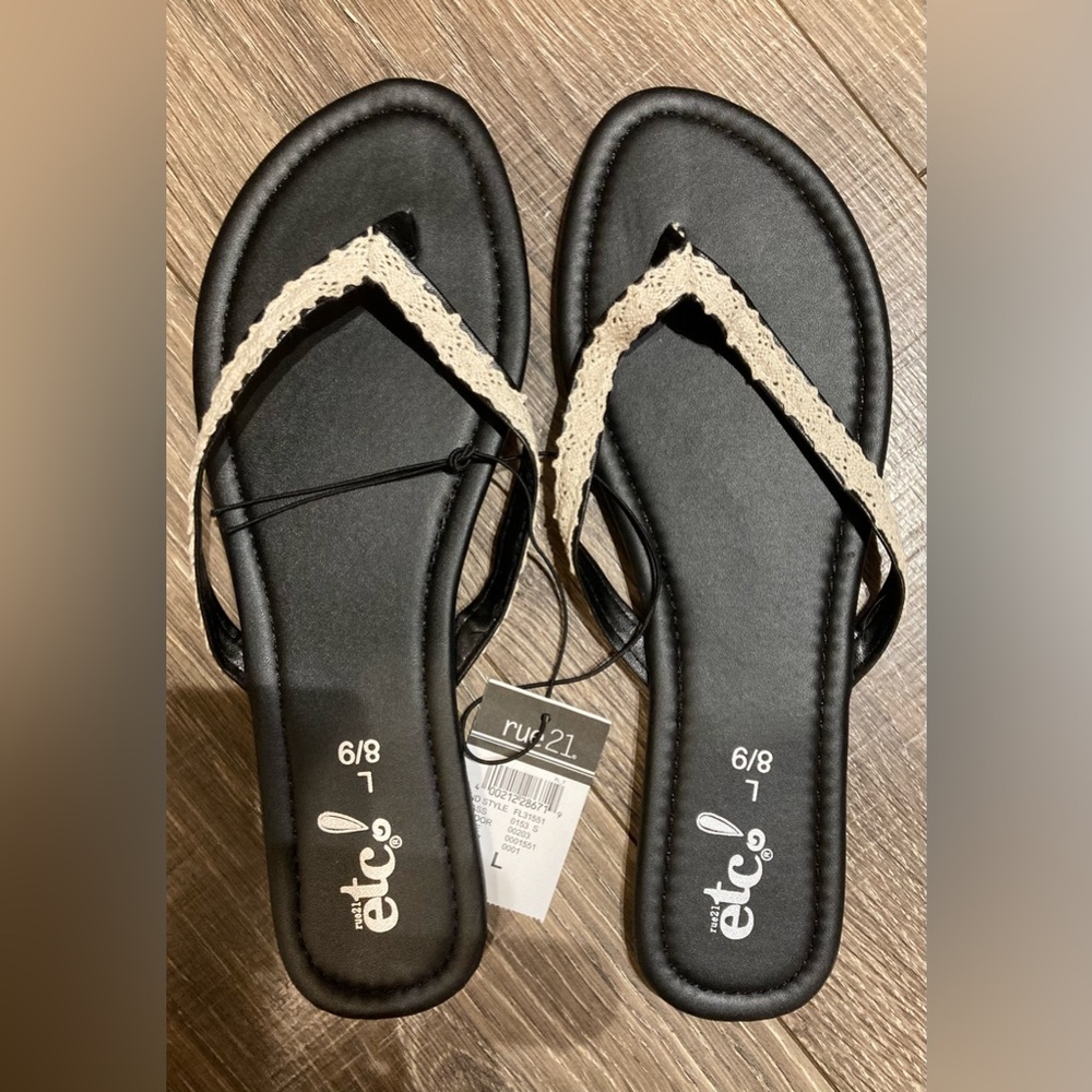 NWT Cream Crochet detail flip flops